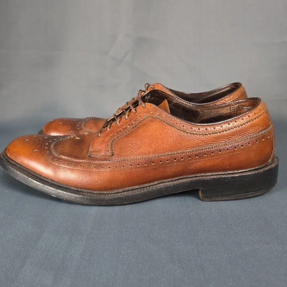 Vintage Hanover wingtips shoes V Cleat Mens 11B / RR Brown Wingtip Leather